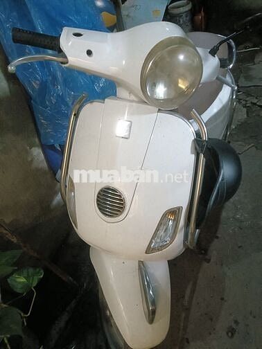Piaggio Vespa Trắng