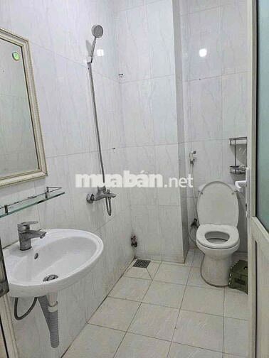 NHÀ NGÃ TƯ GA ( GÓC 2 MẶT TIỀN ) TRỆT 2 LẦU 3PN 3WC. ĐƯỜNG XE TẢI