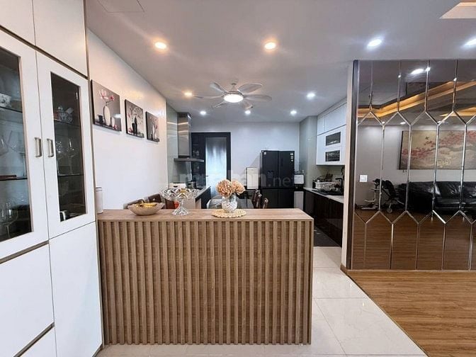 Bán căn chung cư Lê Văn Lương 110m2, 3 phòng ngủ. Giá chỉ 9,8 tỷ