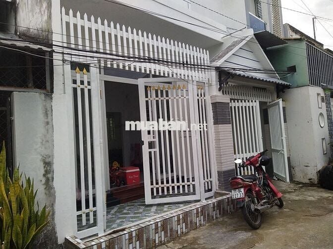 Nhà nguyên căn hẻm xe hơi Vườn ươm cách cây xăng đường Nguyễn Huệ 300m