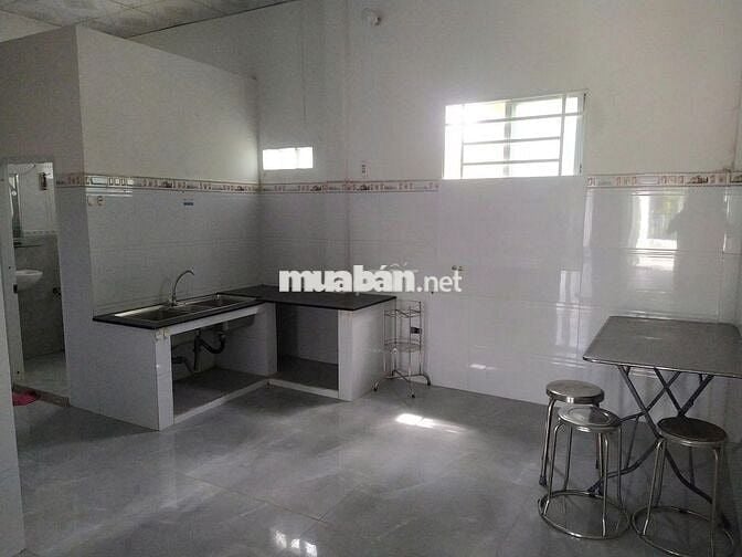 Nhà nguyên căn hẻm xe hơi Vườn ươm cách cây xăng đường Nguyễn Huệ 300m