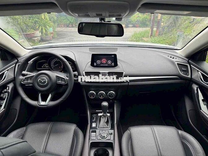 Toyota Innova 2.0G 2018 Trắng 7 chỗ