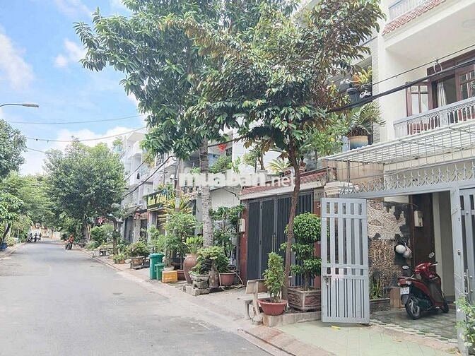 Cần cho thuê nhà PTHT khu An sương.DT 4 x20 .1 trệt 3Lầu 4PN 5WS  