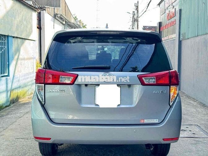 Toyota Innova 2.0E MT 2019 Bạc 8 chỗ