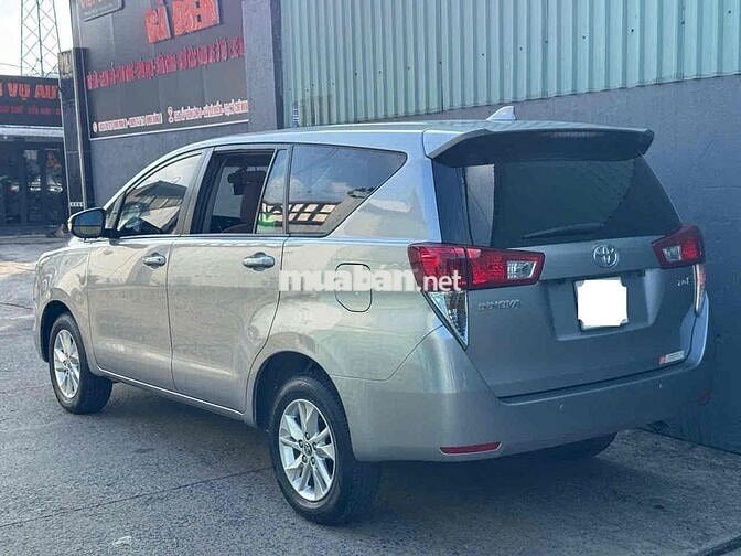 Toyota Innova 2.0E MT 2019 Bạc 8 chỗ