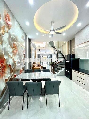 BÁN NHÀ PHỐ 3 Lầu Hoàn Công- Gần Siêu Thị Aeon Bình Dương .KDC An Nih