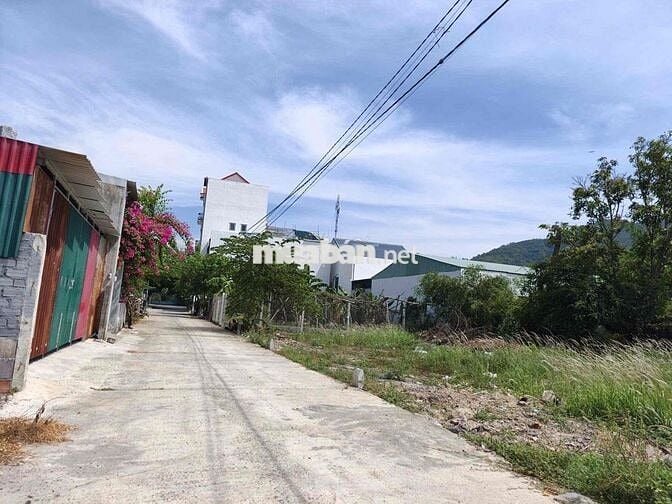 📣 BÁN LÔ ĐẤT ĐƯỜNG Ô TÔ NAM NHA TRANG – GIÁ 1 TỶ 750 TRIỆU
