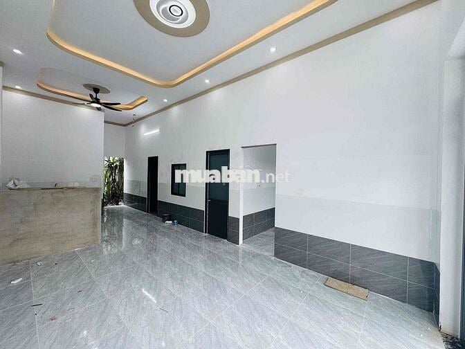 Nhà mới xây gần quốc lộ 13 , dân sát bên , trường chợ