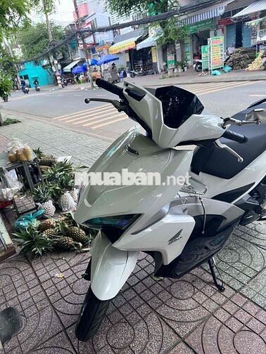 Honda Air Blade Trắng