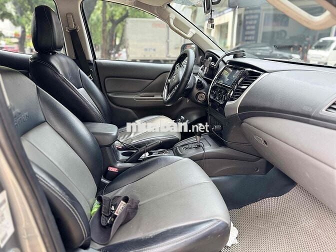 Mitsubishi Triton Xám Xe bán tải