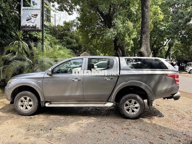 Mitsubishi Triton Xám Xe bán tải