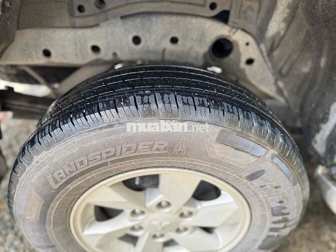 Mitsubishi Triton Xám Xe bán tải