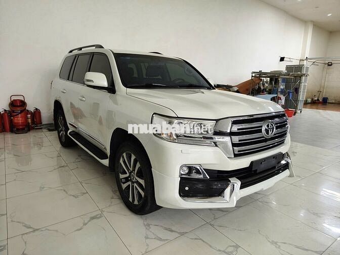 Toyota Land Cruiser LC200 2019 Trắng 7 chỗ