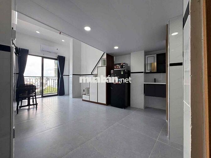Căn Duplex Ban công Rộng 40m2 có MGR Ngay Hồng Lạc - Đồng Đen - Ni Sư