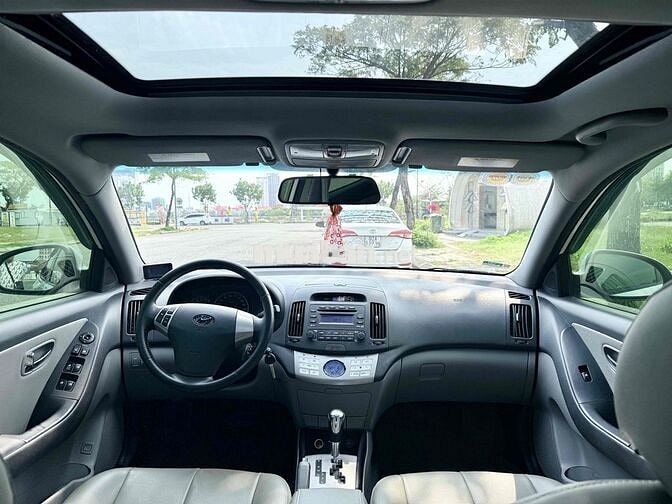 Hyundai Avante 2011 Trắng Tự động