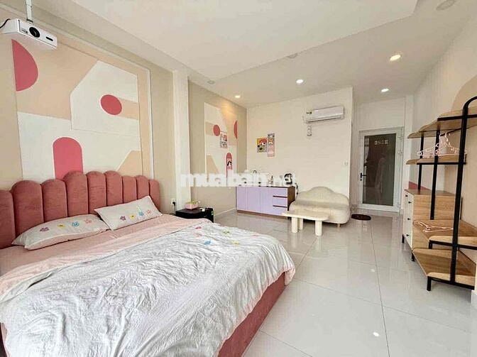 STUDIO 40m2 BAN CÔNG NGAY VÒNG XOAY DÂN CHỦ