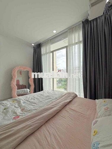 STUDIO 40m2 BAN CÔNG NGAY VÒNG XOAY DÂN CHỦ