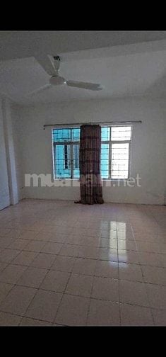 Cho thuê nhà riêng 100m x 2.5 tầng Sát Phố Trần Khát Chân