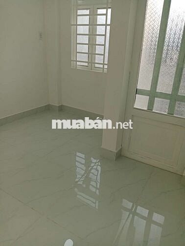 Giá 1tỷ 850. Nhà Lưu Hữu Phước p15 q8. 3,3x5m. 2 lầu 2pn