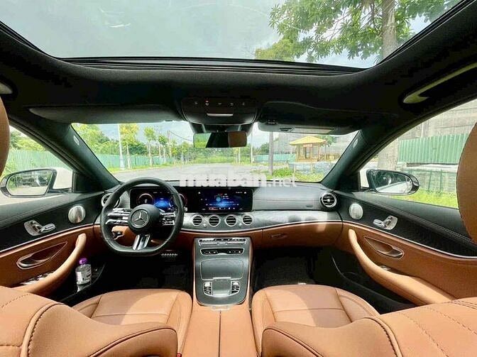 Mercedes-Benz E300 AMG V1 2022 Trắng Nâu