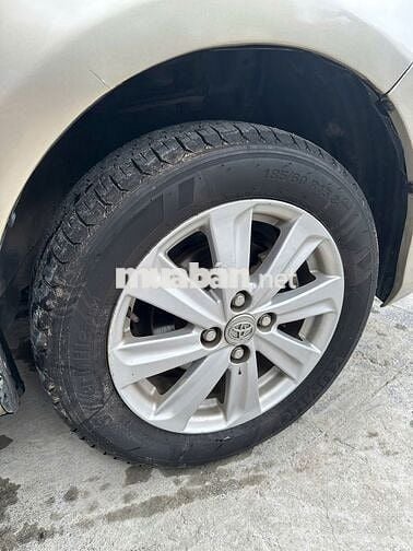 Toyota Vios 1.5E 2015 Số sàn Vàng cát
