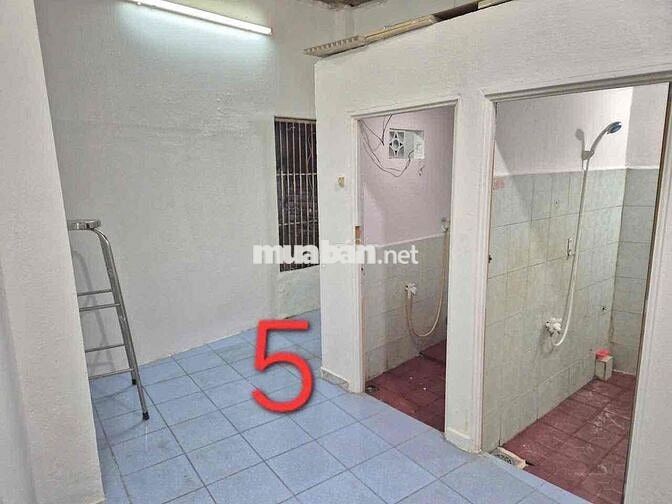 Sát mặt tiền An Bình . Quận 5 - 5pn - nở hậu L