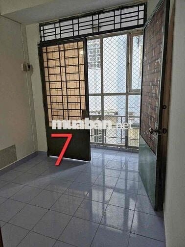 Sát mặt tiền An Bình . Quận 5 - 5pn - nở hậu L
