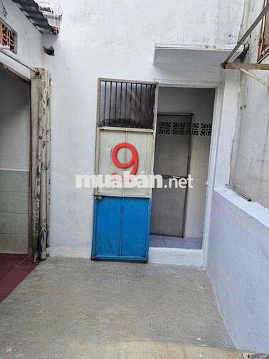 Sát mặt tiền An Bình . Quận 5 - 5pn - nở hậu L