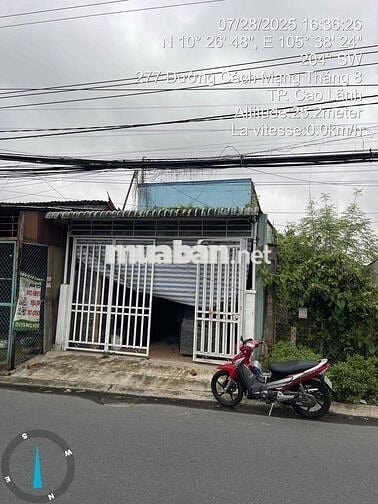 Cần bán nhà cấp 4, mặt tiền đường CMT8, cách Trạm Y Tế P3 100m.