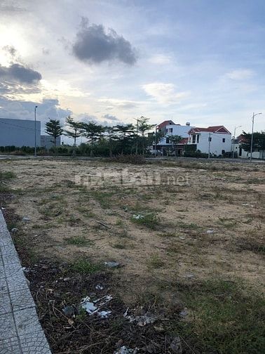 Bán gấp lô đất mặt tiền đường tại Hội An tây - Tp.Đà Nẵng 