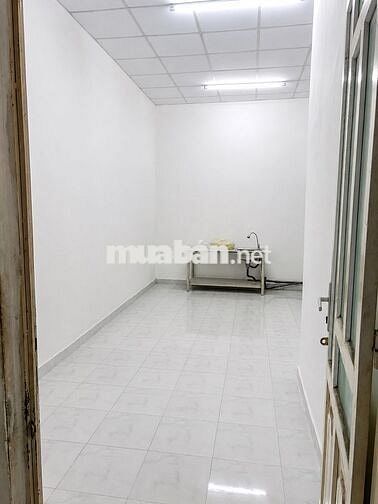 CHONG CHÓNG PHÒNG ĐẸP, GIÁ TỐT – RỘNG 28-30M² – XE MIỄN PHÍ!