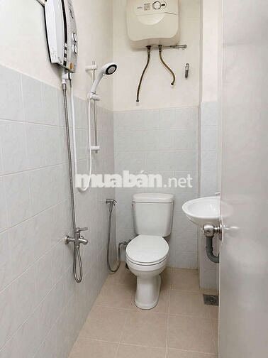 Phòng trọ có ban công thoáng tự do quận 5