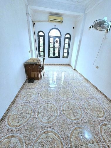 Chính chủ cho thuê cả nhà mặt phố cổ Thụy Khuê 30m x 6 tầng giá 17tr
