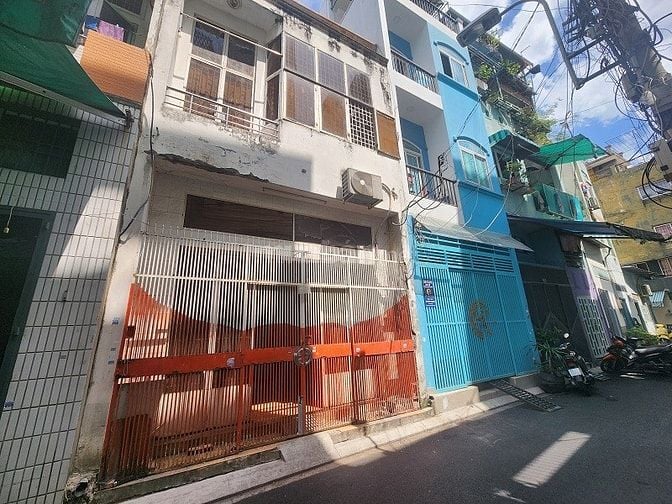 Cần tiền trả nợ bán nhà rẻ hơn thị trường
