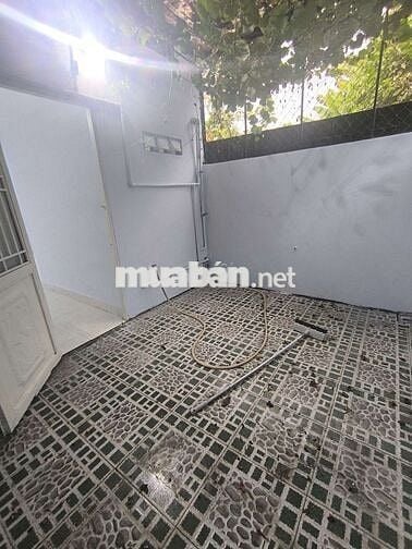 Nhà gần ngã tư bình phước,hẻm xe tải,,Thủ Đức