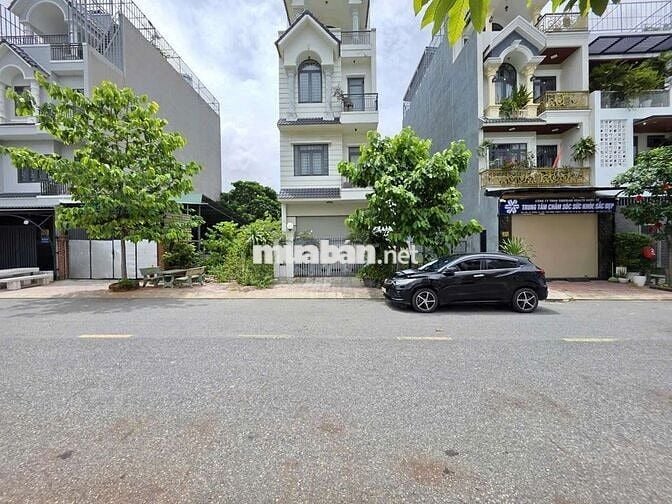 Đất Trục chính kdc Phú Hồng Thịnh phường Bình An Tp Dĩ An 