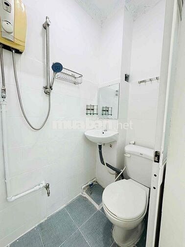 GẦN TRƯỜNG ĐẠI HỌC TỰ NHIÊN - SÀI GÒN - TÁCH BẾP