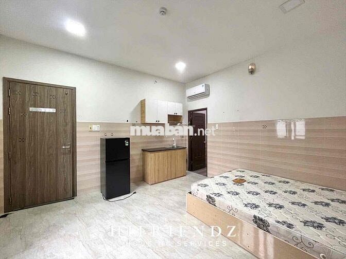 CHDV Thang Máy - Cửa Sổ - Nội Thất Mới Sát UEH, Chợ Rẫy, Y Dược