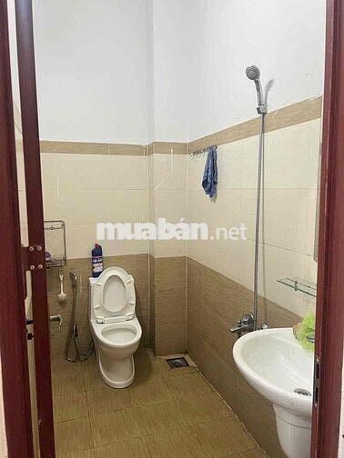 cần bán nhà hẻm xe hơi gần tiện ích