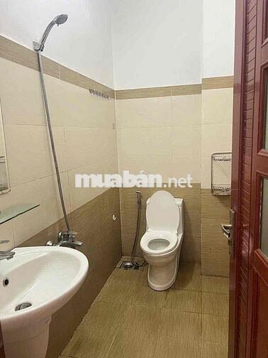 cần bán nhà hẻm xe hơi gần tiện ích