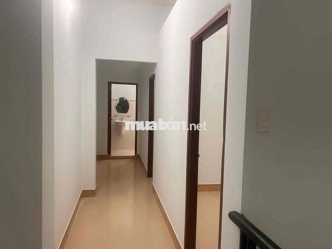 Nhà 1 trệt 1 lầu DT 5x18m gồm 3PN 2WC tại đường 6 Linh Tây Thủ Đức