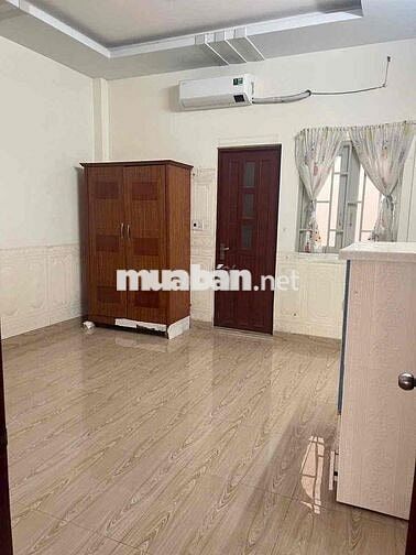 cần bán nhà hẻm xe hơi gần tiện ích
