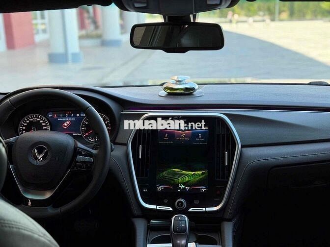 VinFast Lux A2.0 2019 Đen Tự động 74000 km
