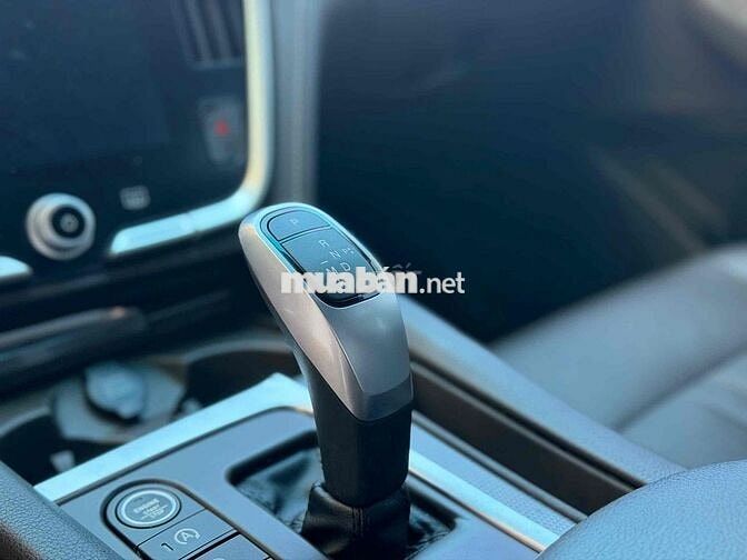 VinFast Lux A2.0 2019 Đen Tự động 74000 km
