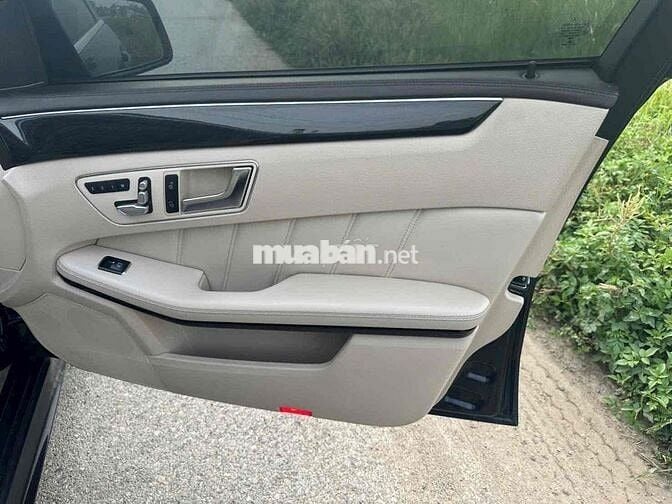 Mercedes-Benz E-Class Xanh đen Da