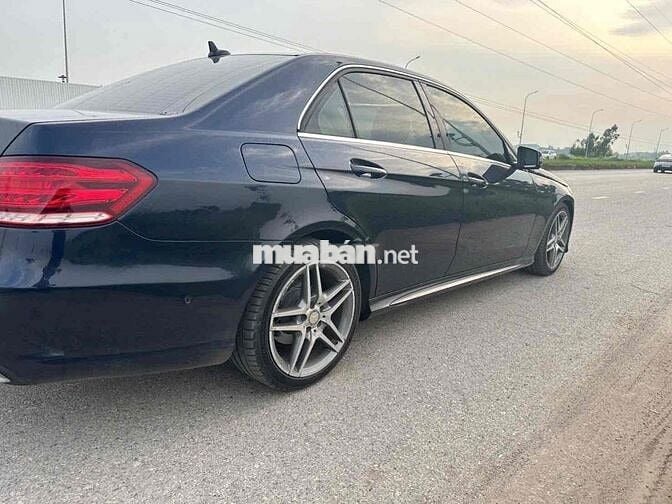 Mercedes-Benz E-Class Xanh đen Da