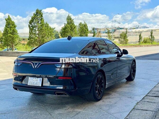 VinFast Lux A2.0 2019 Đen Tự động 74000 km