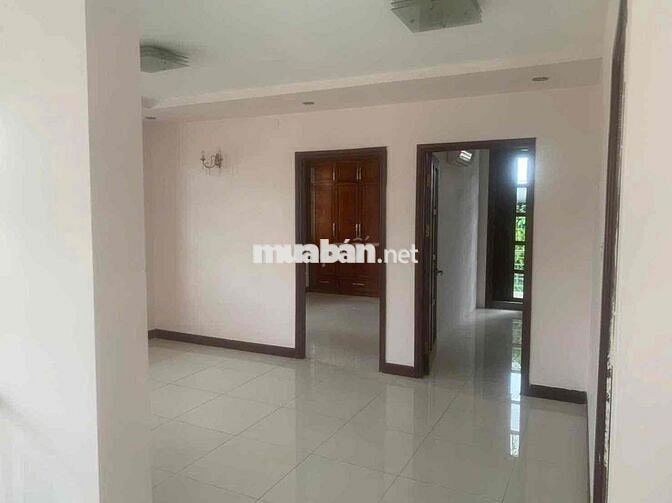Biệt thự giá rẻ khu tên lửa 10x25m 3 tấm giá 45tr vị trí đẹp