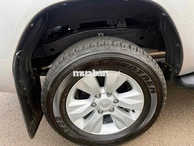 TOYOTA HILUX E 2019 AT 4X2 XE CÒN KHÁ ĐẸP