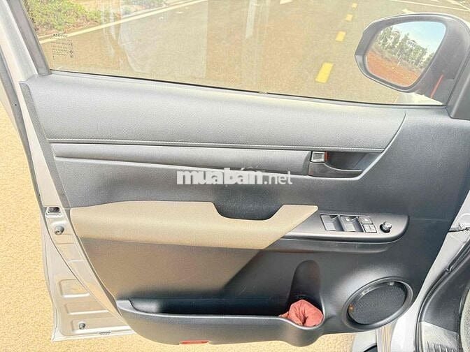 TOYOTA HILUX E 2019 AT 4X2 XE CÒN KHÁ ĐẸP